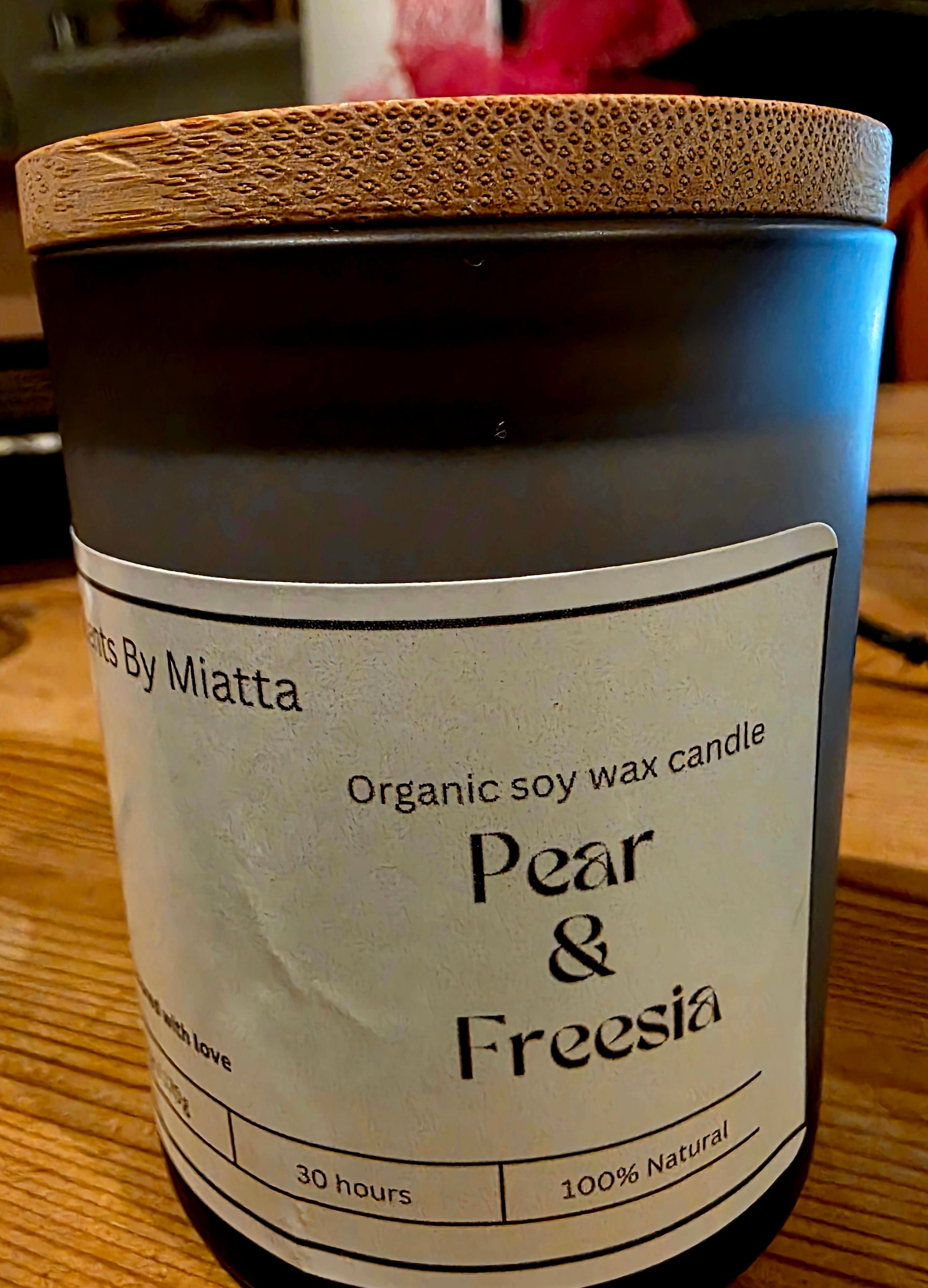 Pear And Freesia scented candle