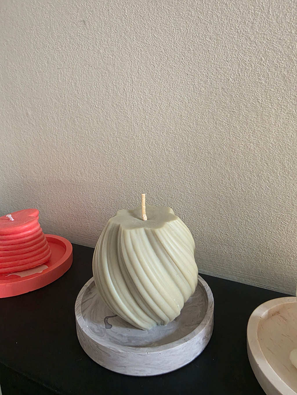 Twirl sculpted scented candle