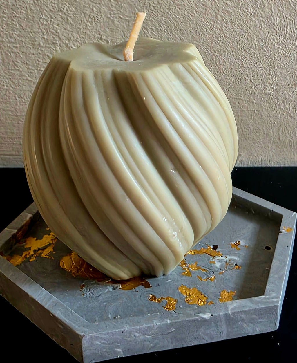 Twirl sculpted scented candle