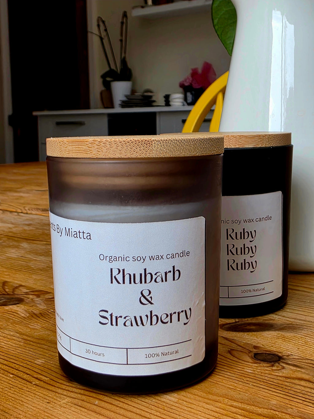 Rhubarb and strawberry scented candle